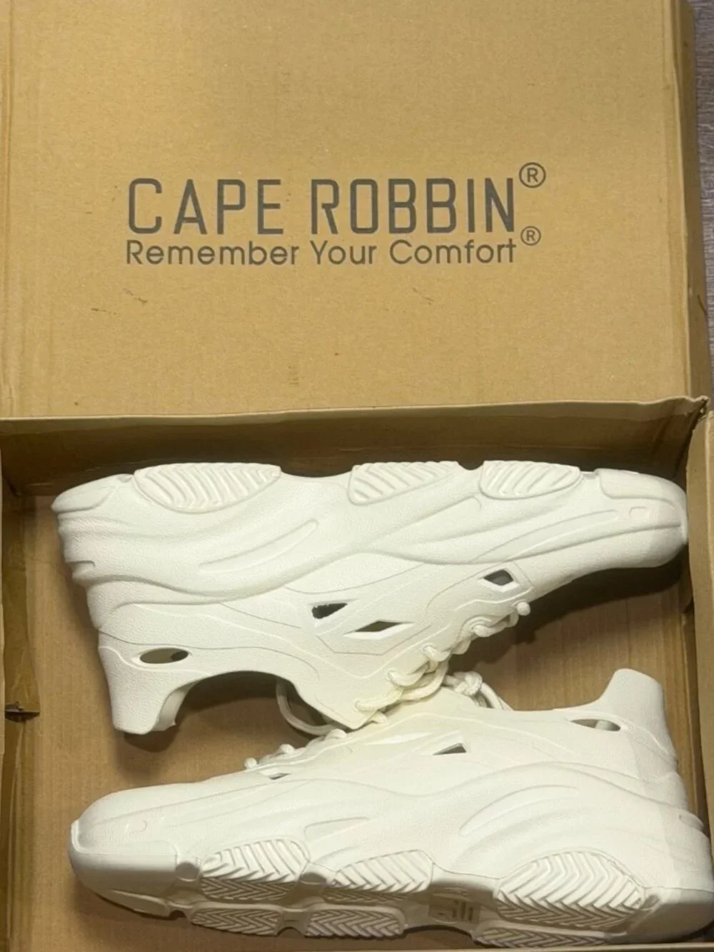 Cape Robbin Wallis Cut Out Detail Sneaker
